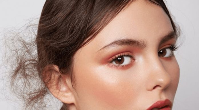Guia Definitivo: Como Escolher o Blush Certo para o Seu Tom de Pele