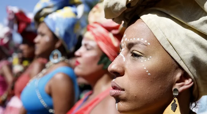 Mulheres na Política: Desafios e Conquistas