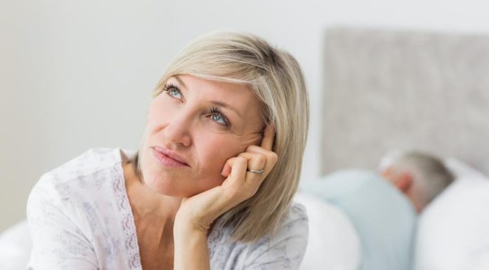 Insônia e Menopausa: Entendendo a Conexão e Encontrando Soluções