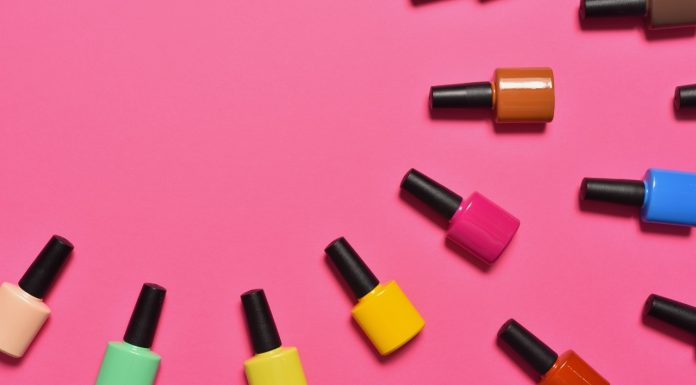 Transforme Seu Estilo com a Cor Certa de Esmalte