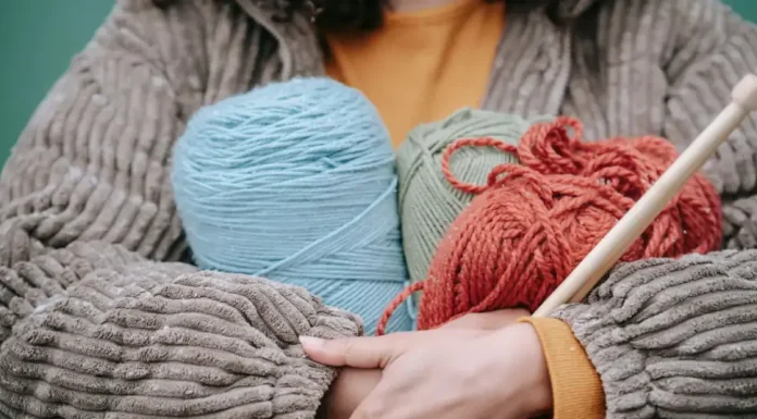 Guia Prático de Crochê para Iniciantes: Criando sua Primeira Peça de Roupa