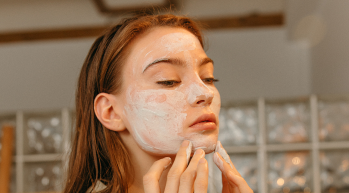 Como cuidar da pele para evitar manchas indesejadas