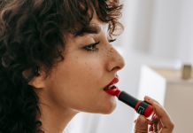 Batom para toda ocasião: saiba como escolher o tom ideal