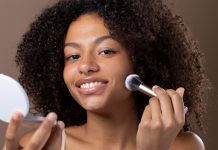 Maquiagem perfeita: como escolher a base certa para o seu tom de pele