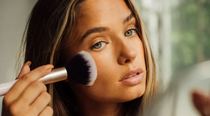 Visual Natural com Blush Líquido: Guia Completo de Aplicação