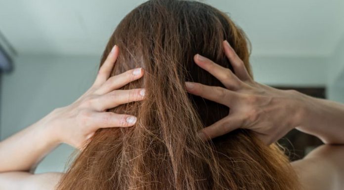 Máscaras caseiras para acabar com as pontas secas e salvar seus cabelos