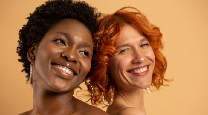 Diferença de Tonalidade Entre Rosto e Corpo: O Que Você Precisa Saber