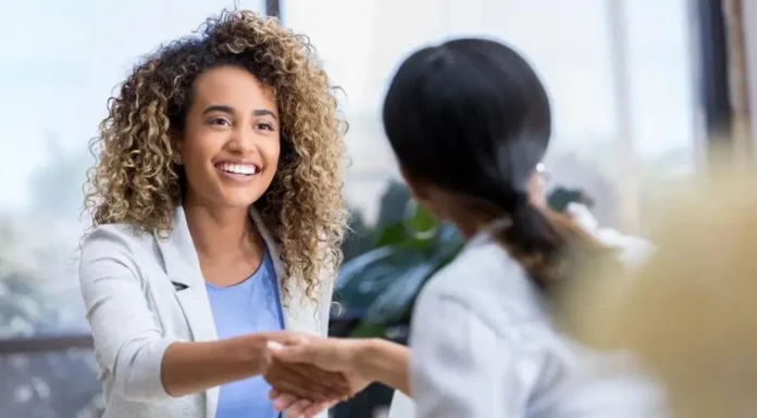 Como Mulheres Podem Negociar Salários com Confiança e Resultados