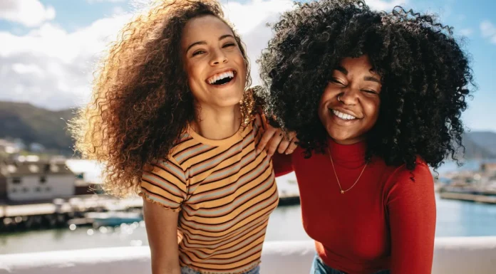 Tendências de Beleza: Os Melhores Cortes para Cabelos Crespos e Cacheados