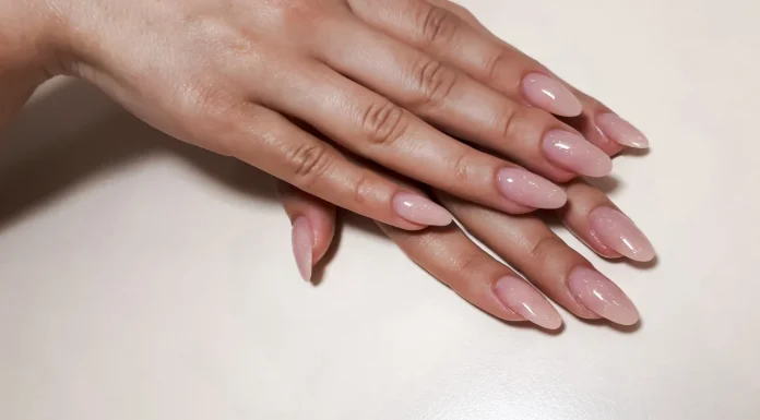 Como o esmalte certo pode elevar seu estilo e destacar sua beleza